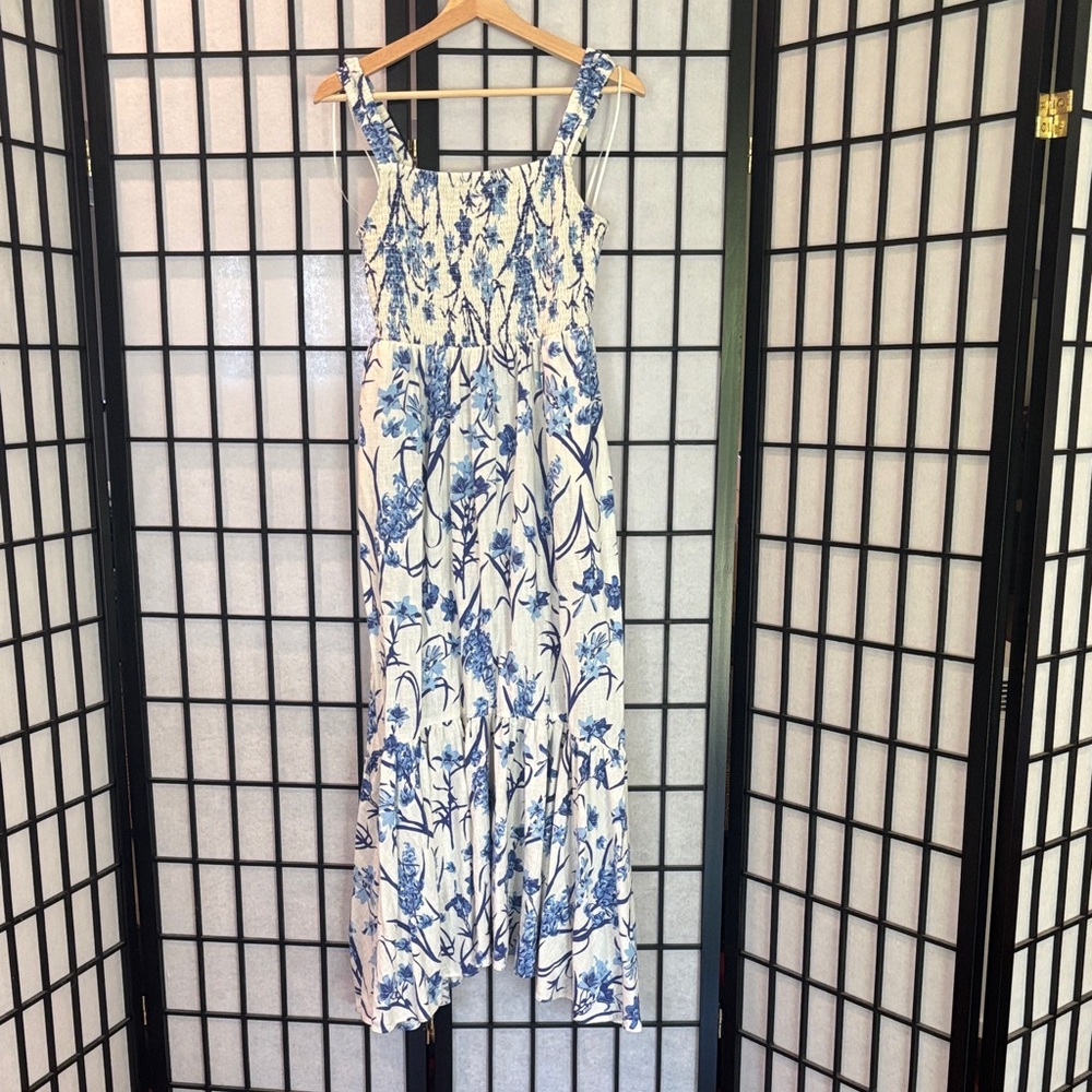 CHELSEA 28 Floral Blue and White Maxi Dress